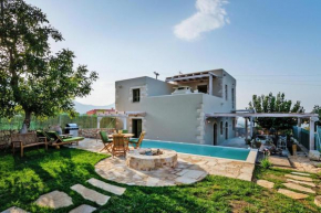 Holiday House, Castellos